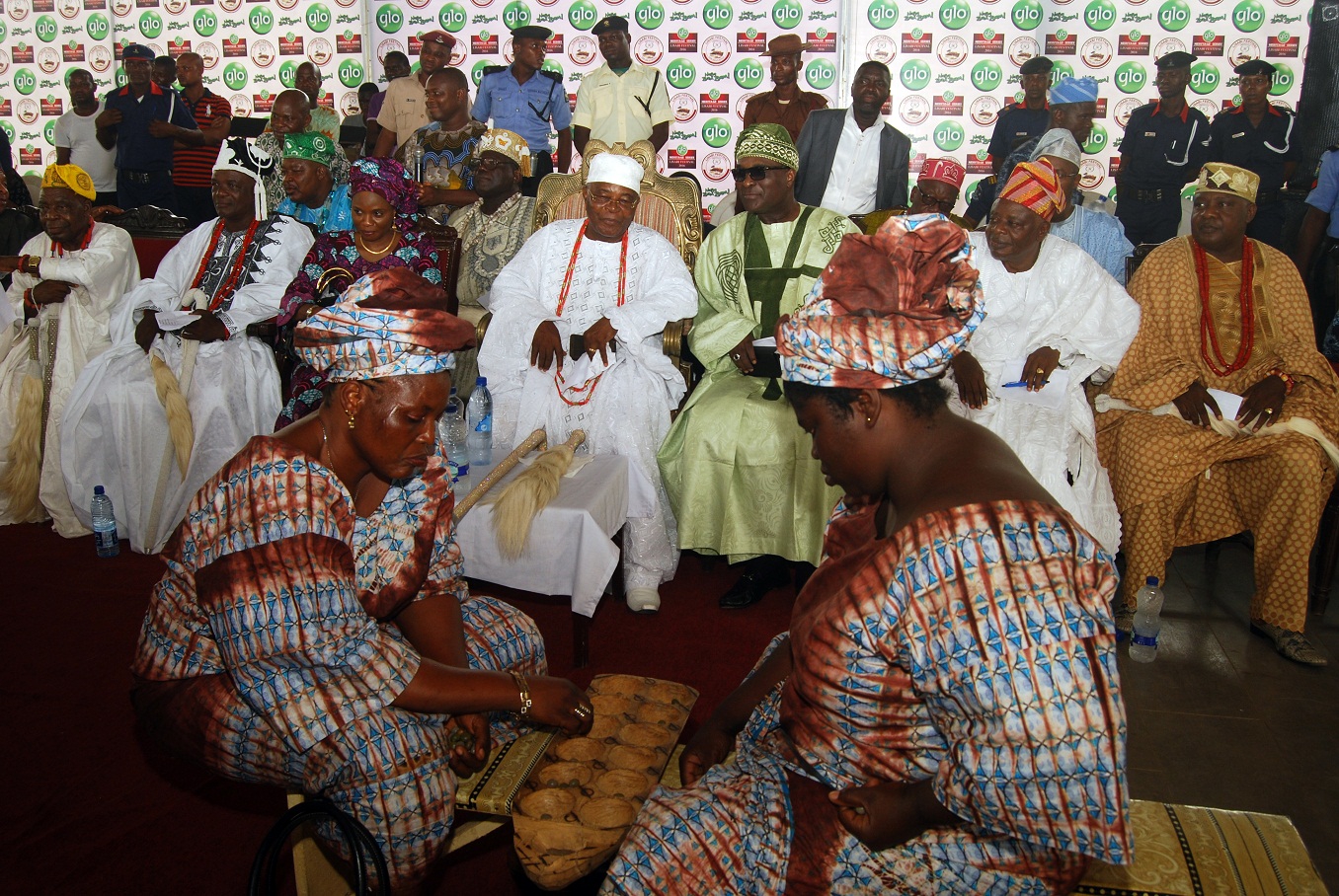 ayo-olopon-the-game-of-the-intellectual-an-african-board-game