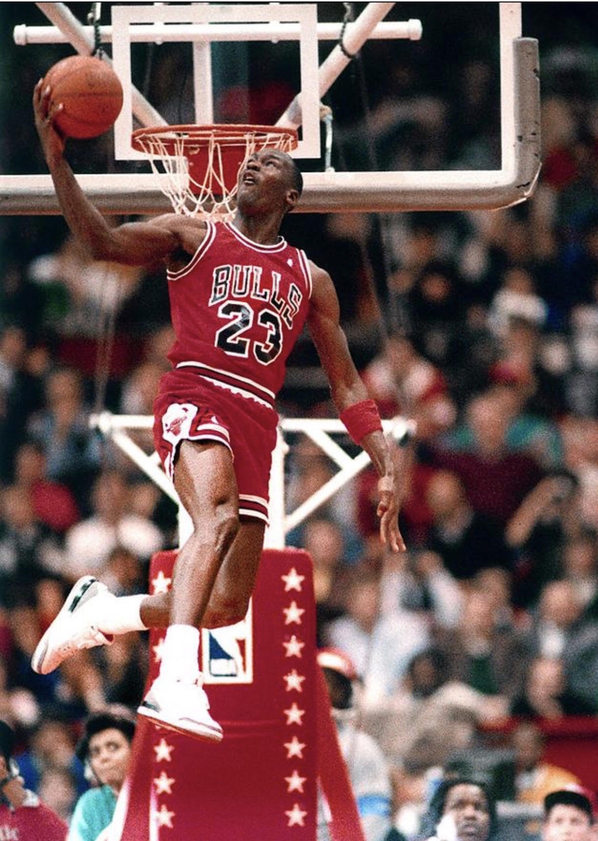 michael jordan dunks from the free throw line video