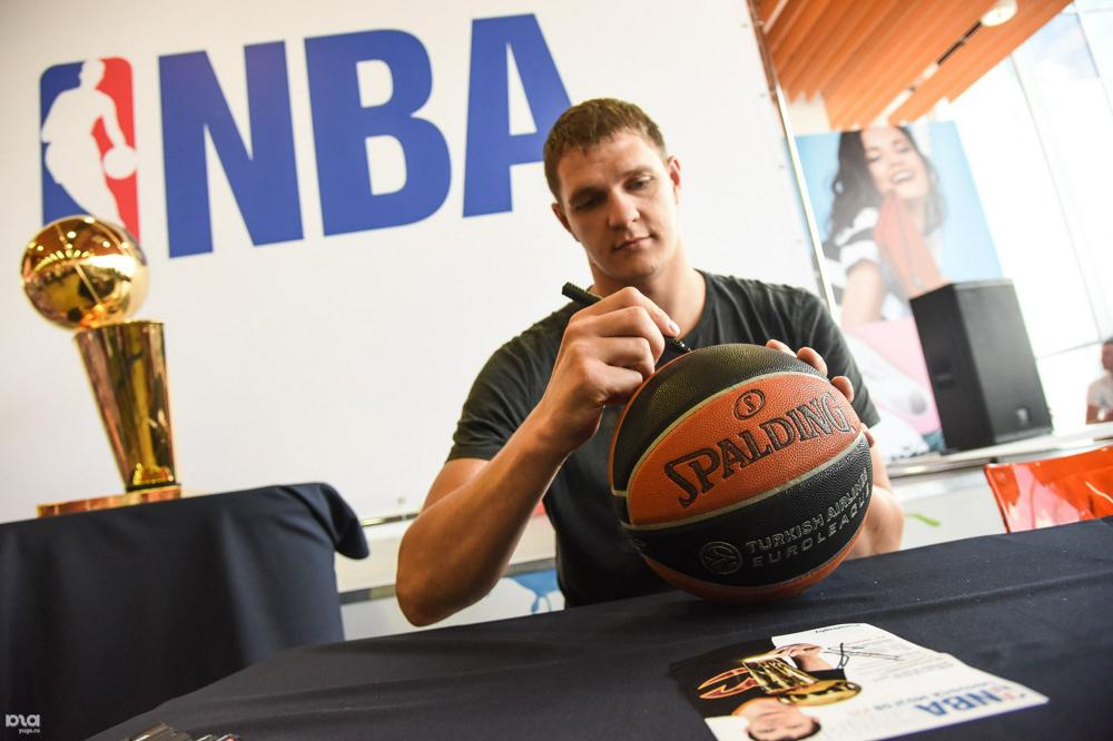 Timofey Mozgov comes back to League, Khimki clinch play-offs