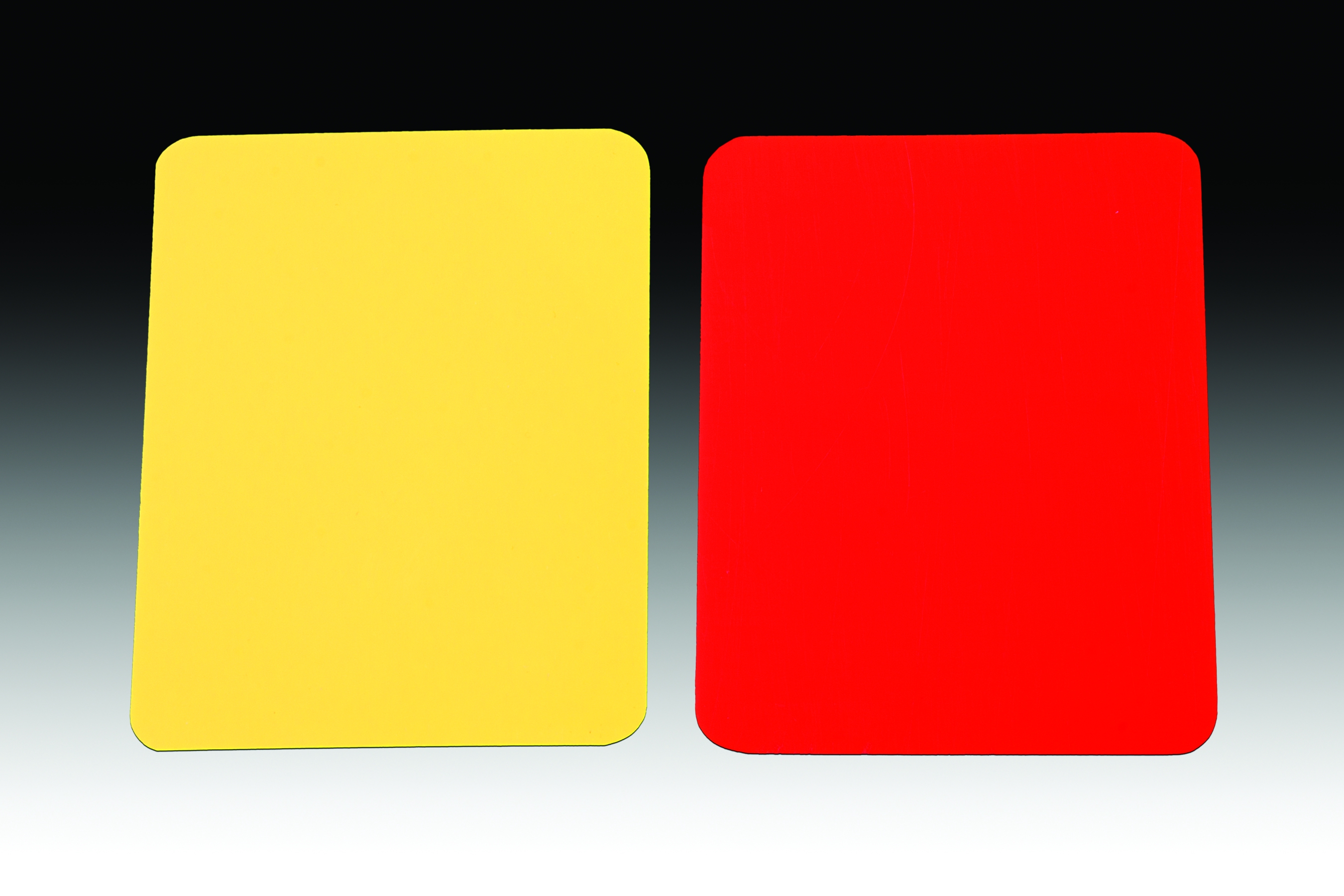 Карточка. Красная карточка. Желтая карточка. Желтая и красная карточка в футболе. Картошка красная и желтая.