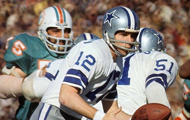 Quarterback ROGER STAUBACH (12)--1976